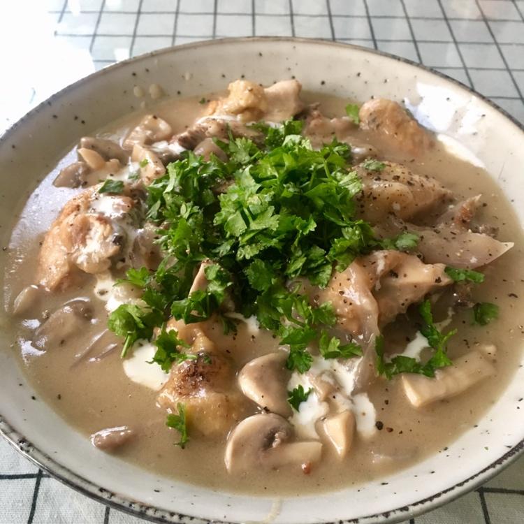 丝滑奶油蘑菇鸡