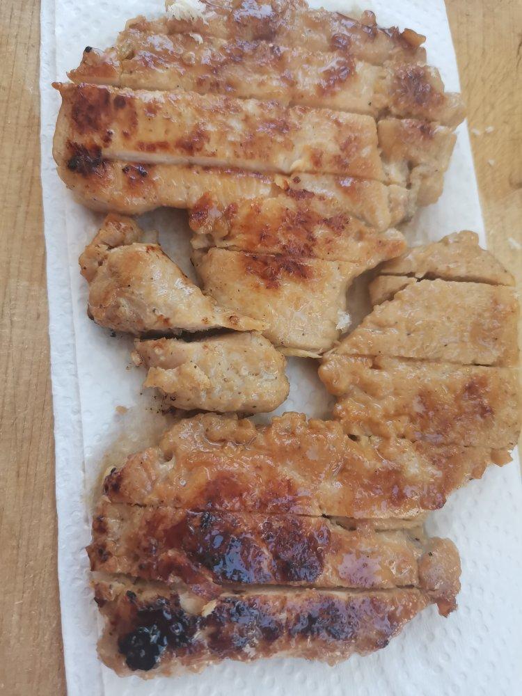 酷炫屌炸天好吃的煎鸡胸肉（香蒜蜂蜜煎鸡胸肉）