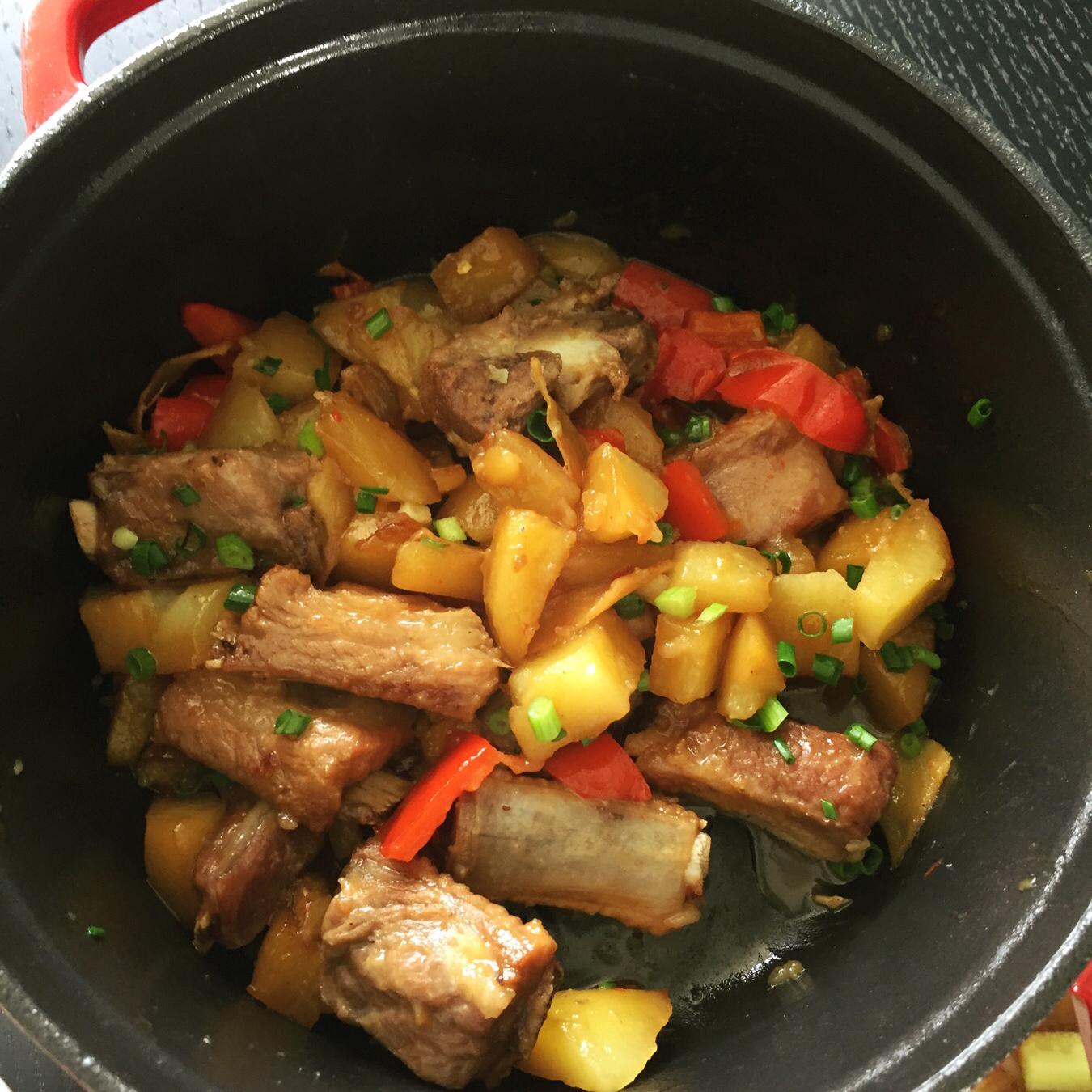 土豆焖排骨