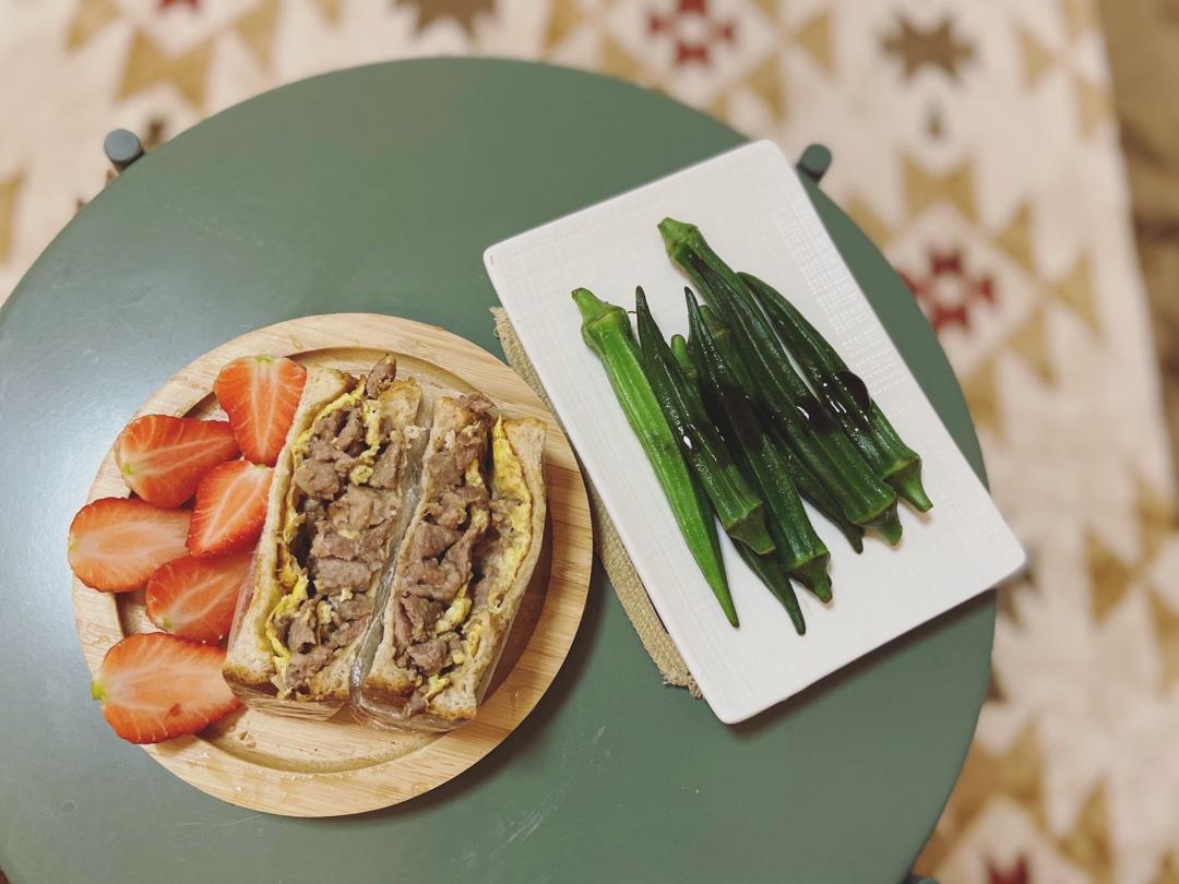 茶餐厅蛋牛治（鸡蛋牛肉三明治）