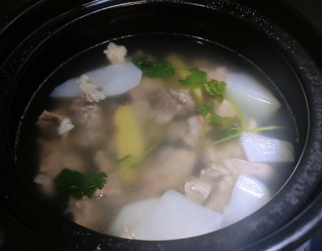 冬日限定——清炖萝卜牛腩（照例附蘸料）