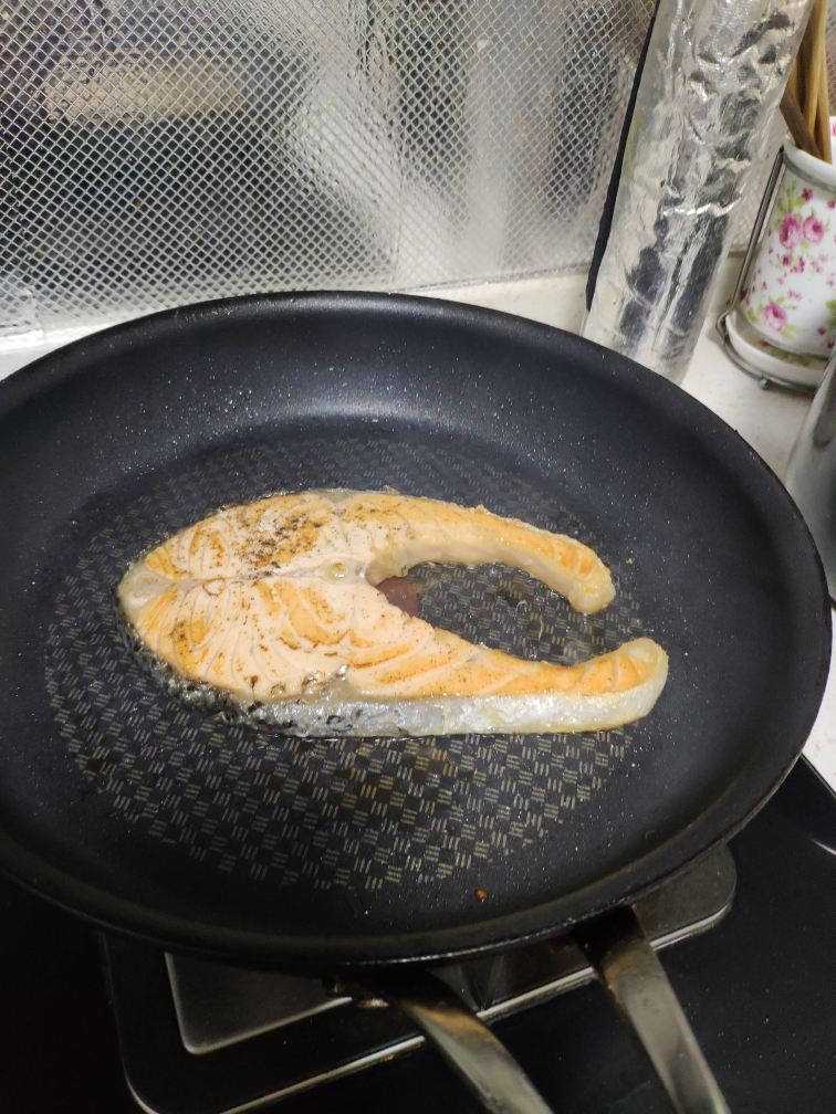 香煎三文鱼的做法 步骤2