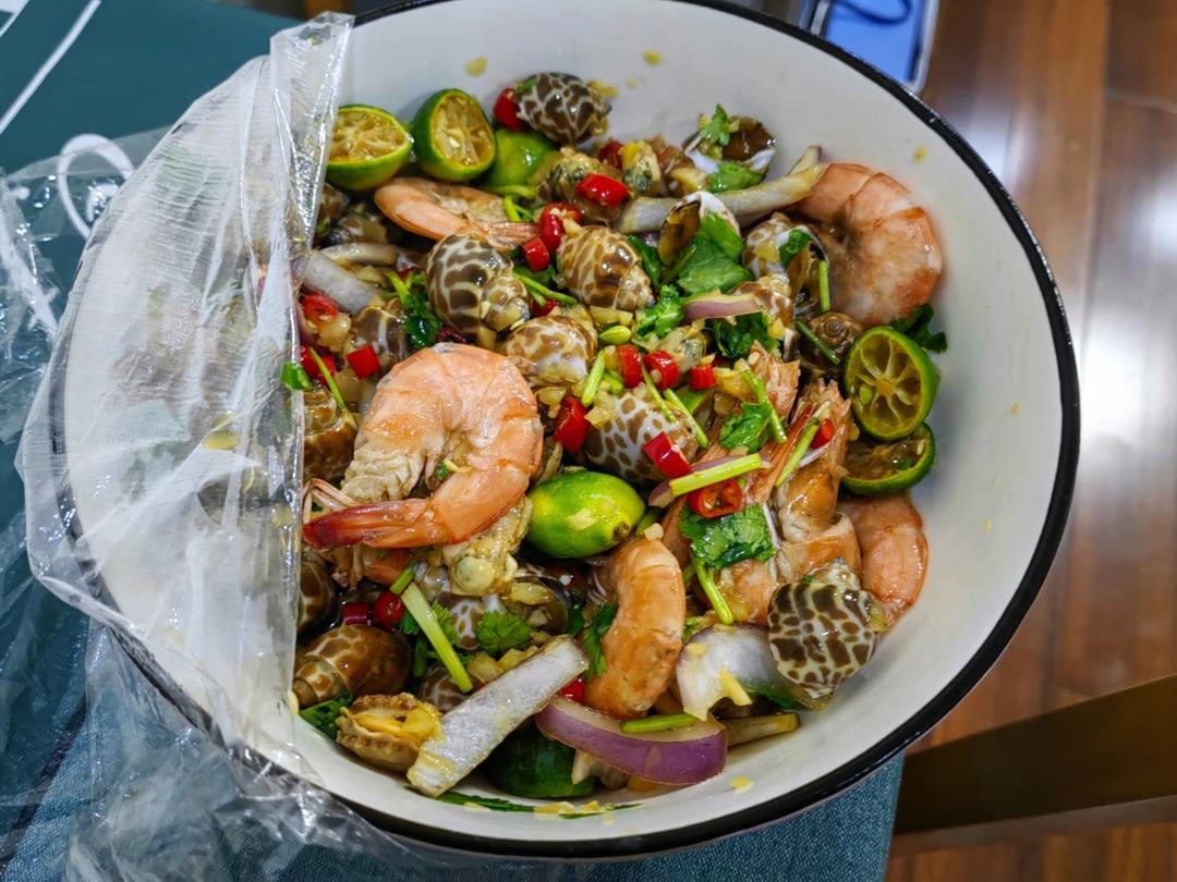 好吃不胖清新爽口                                    秘制冰镇柠香捞汁花螺