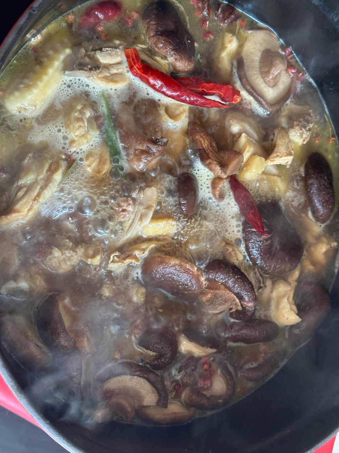 小鸡炖蘑菇(注意一步操作就香气沁人)