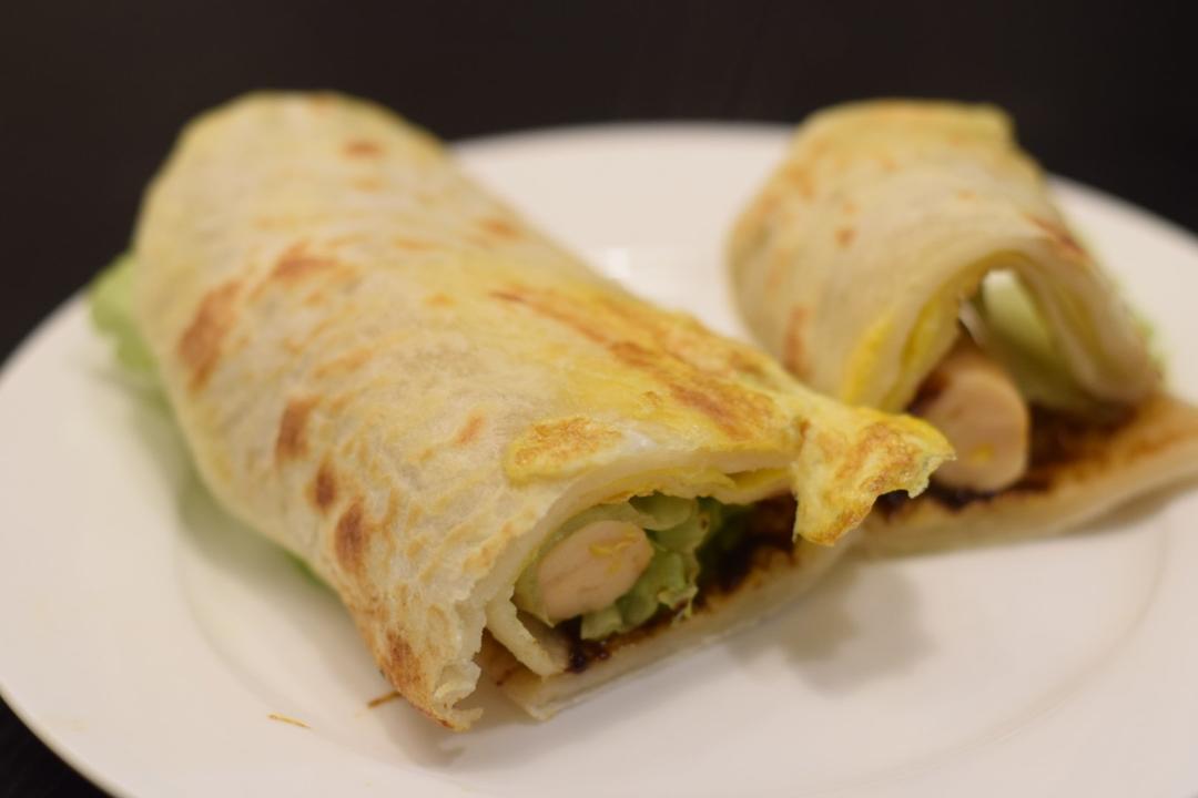 鼓大泡的鸡蛋灌饼(附煎饼酱做法)