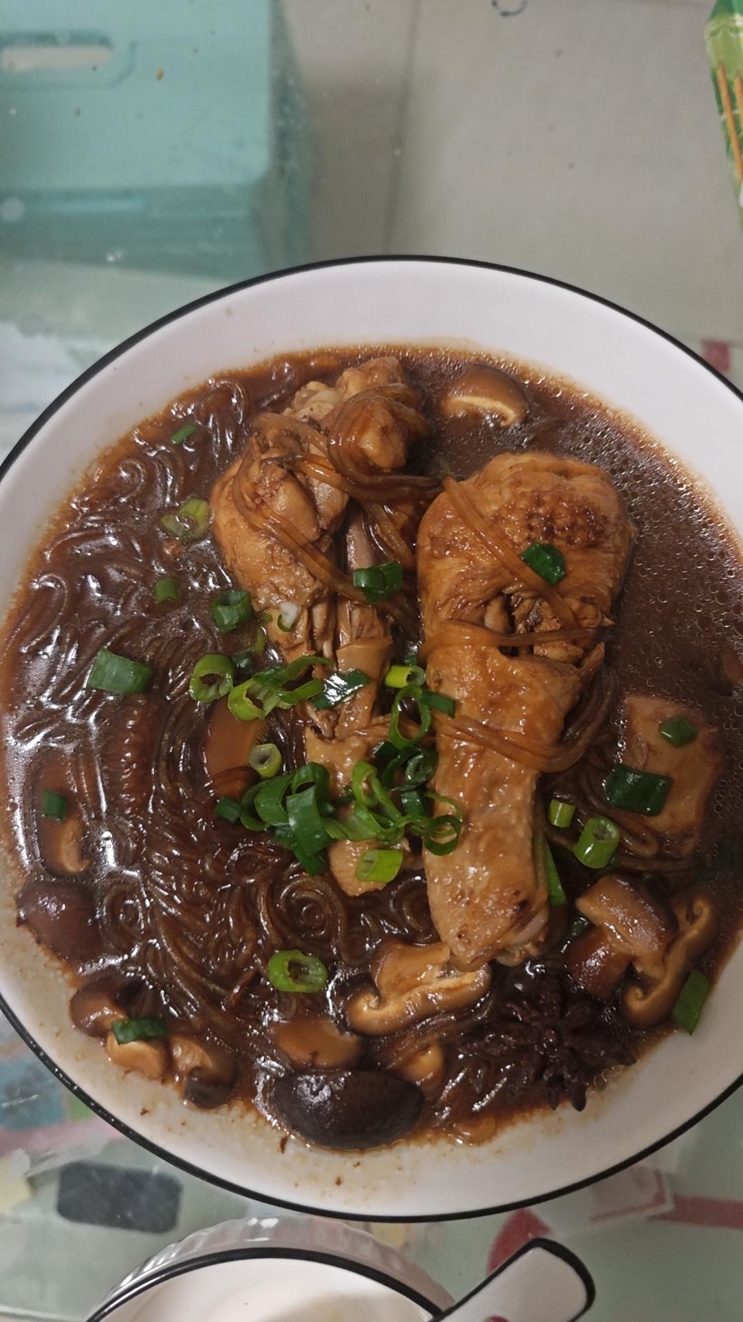 东北名菜 小鸡炖蘑菇 小鸡腿炖蘑菇