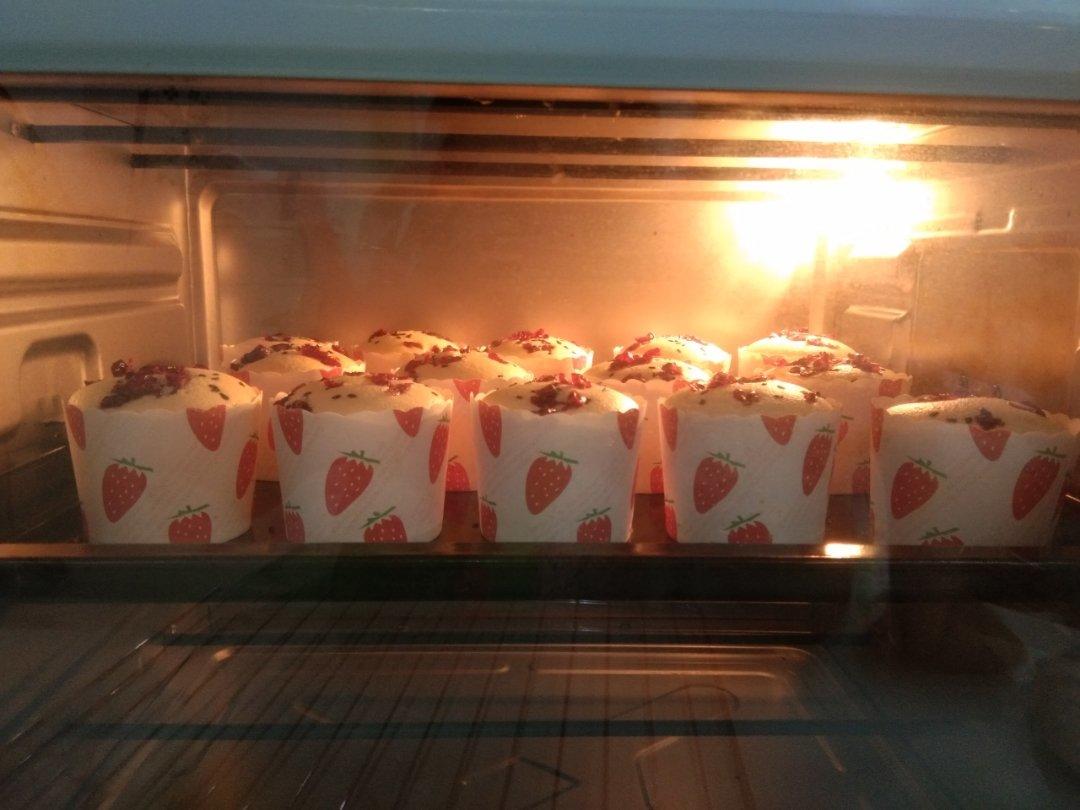 纸杯蛋糕 8寸戚风蛋糕的量