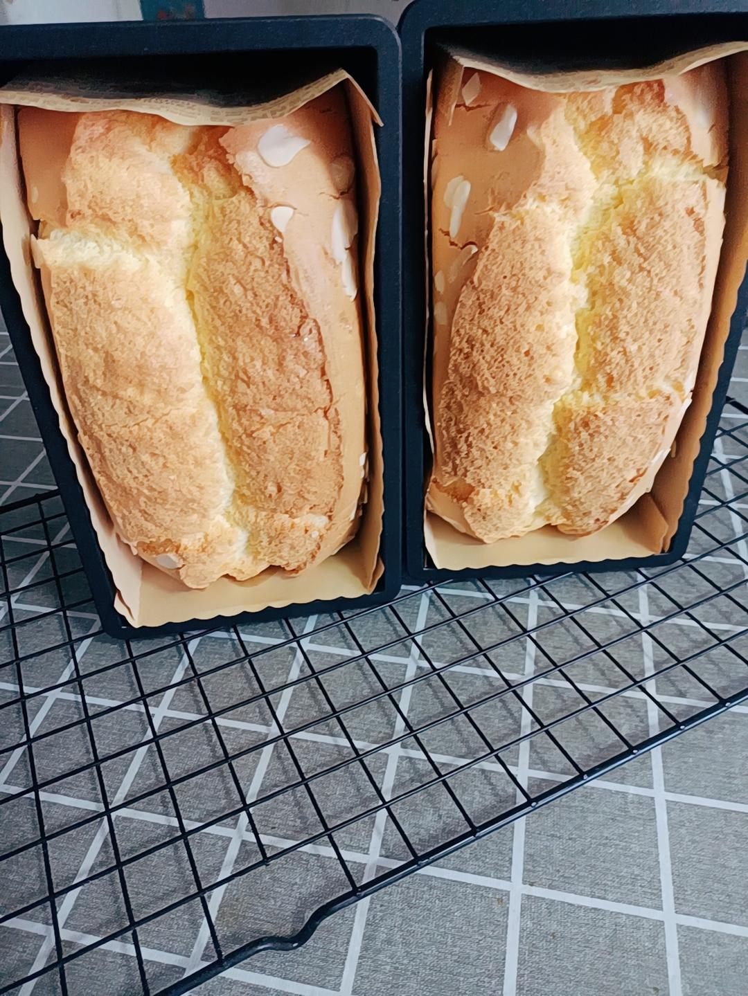 蛋糕店超🔥的金枕蛋糕｜口感绵密🍰松松软软