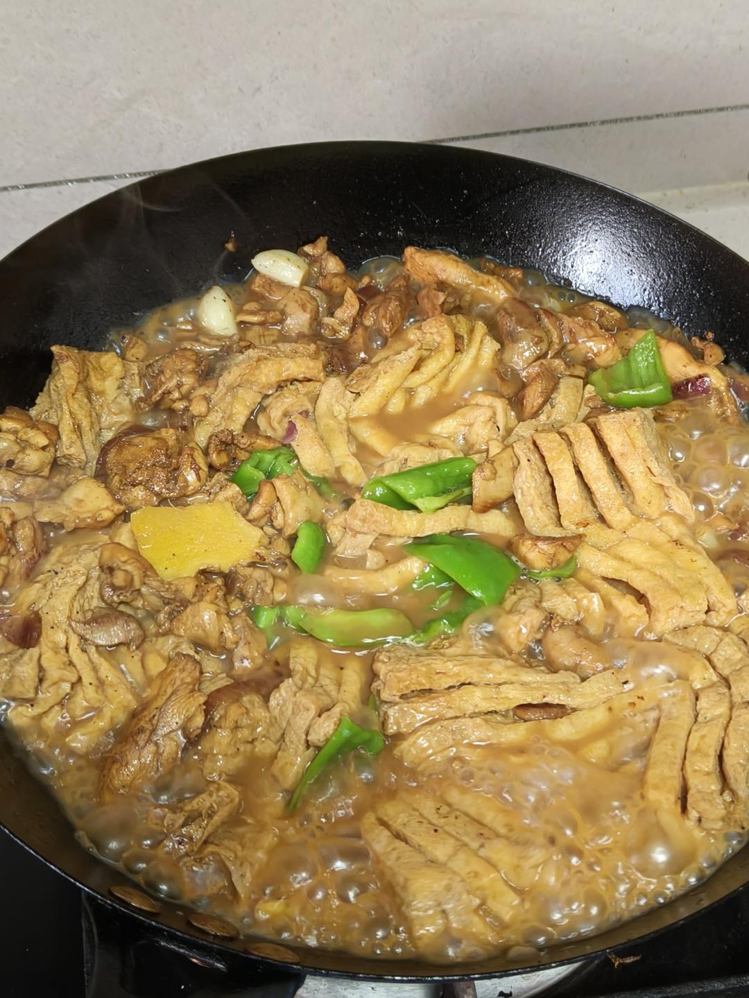 两个人一起炫饭啦！