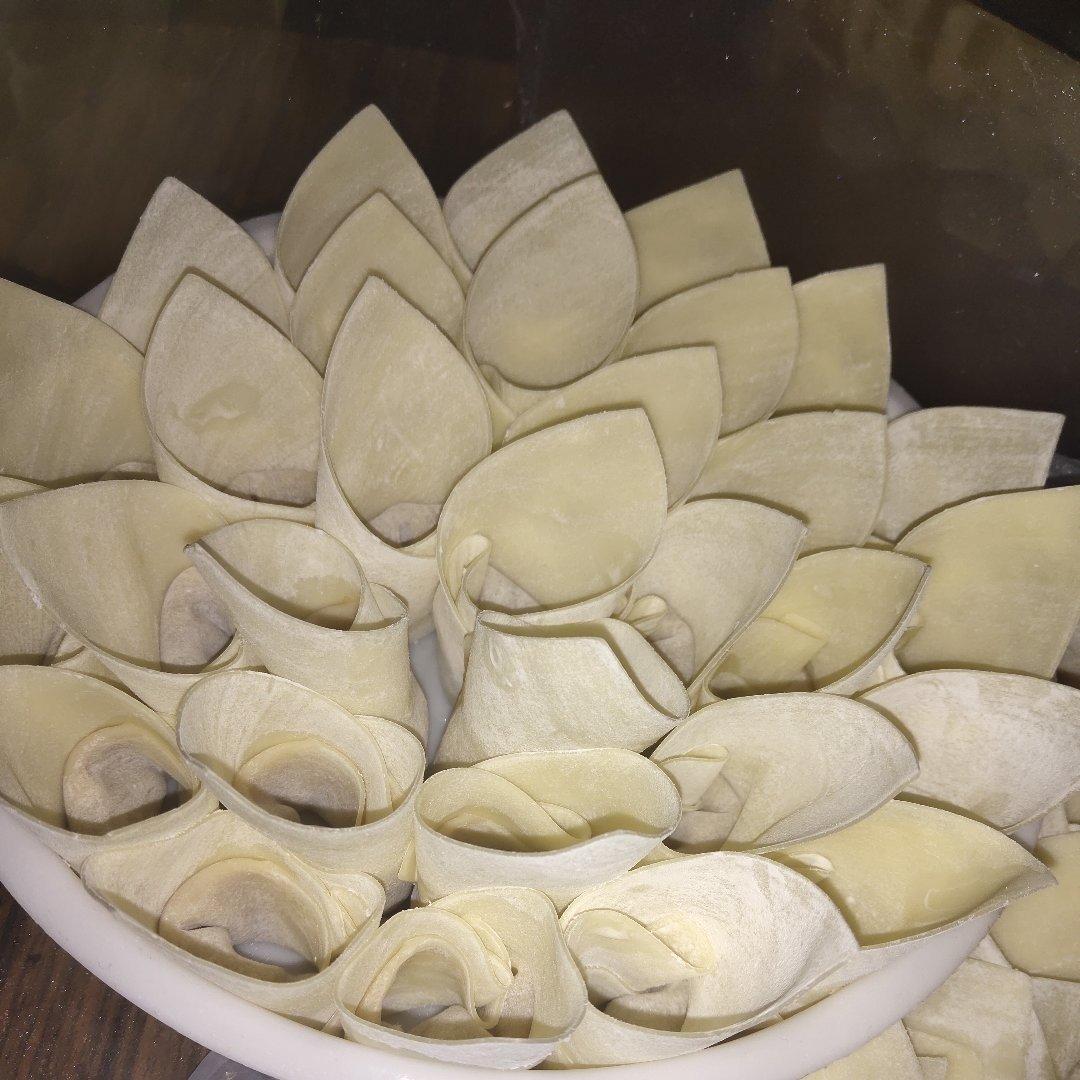 元宝馄饨的包法