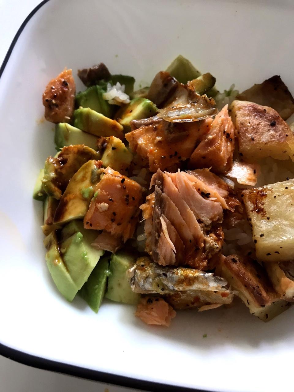 三文鱼牛油果拌饭