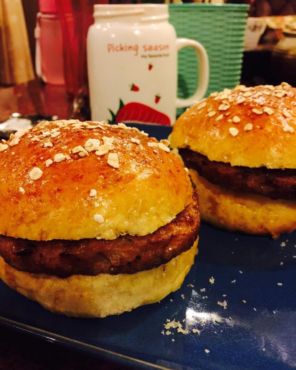 不输给牛肉的猪肉汉堡肉饼