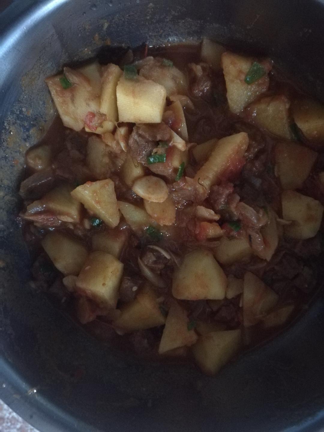 红烧牛肉土豆 （独家秘制）
