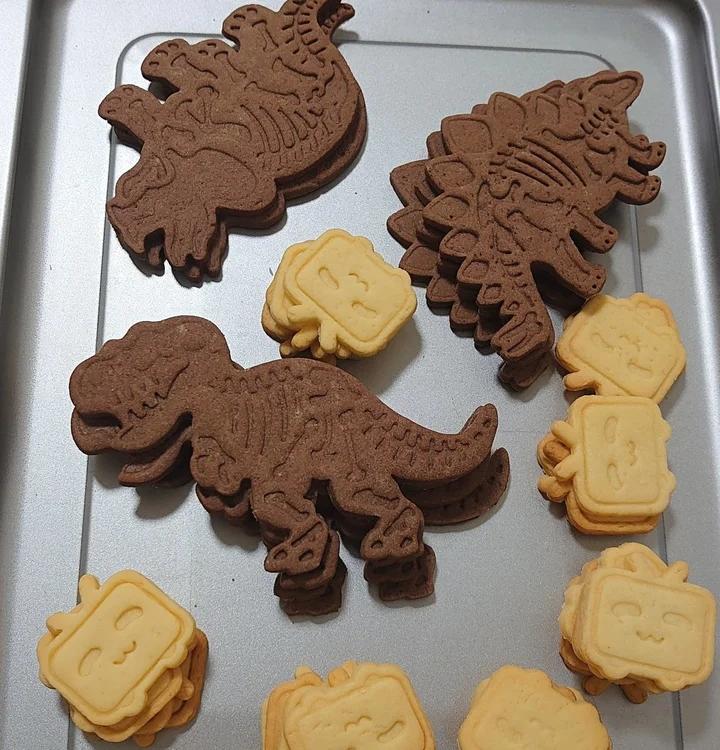 你和貌美平整的饼干只差了一块烤盘的距离（可做翻糖糖霜饼干底）