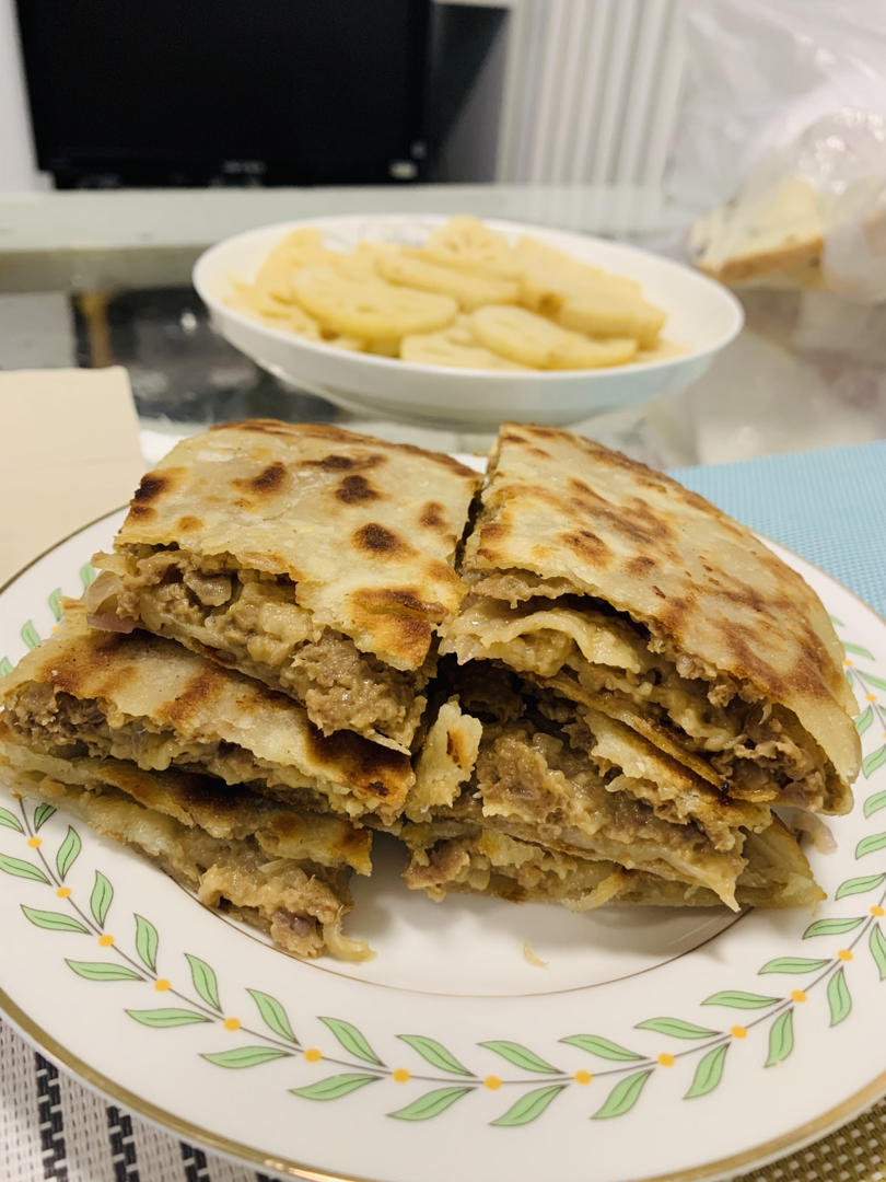 外酥里嫩，千层牛肉饼~~