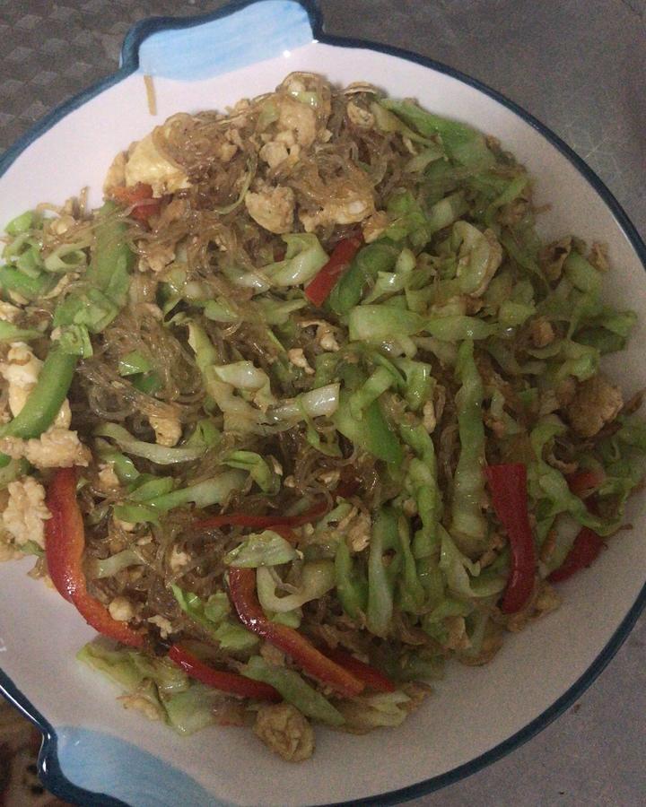 包菜粉丝炒鸡蛋