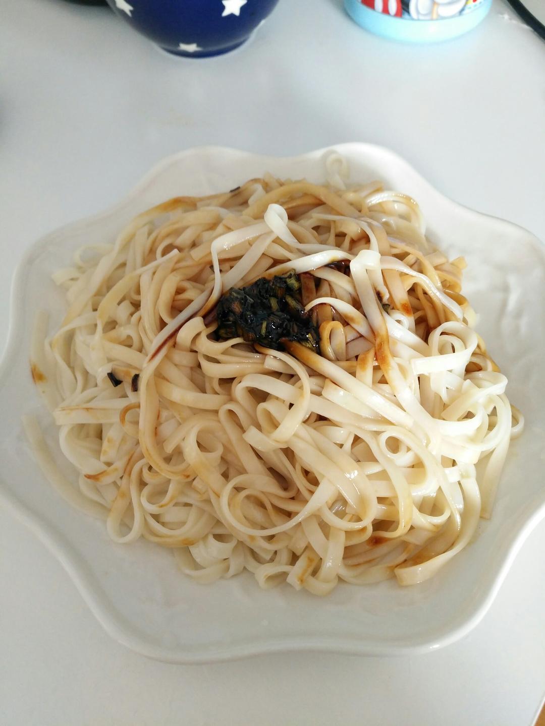 葱油拌面Spring Onion Noodles