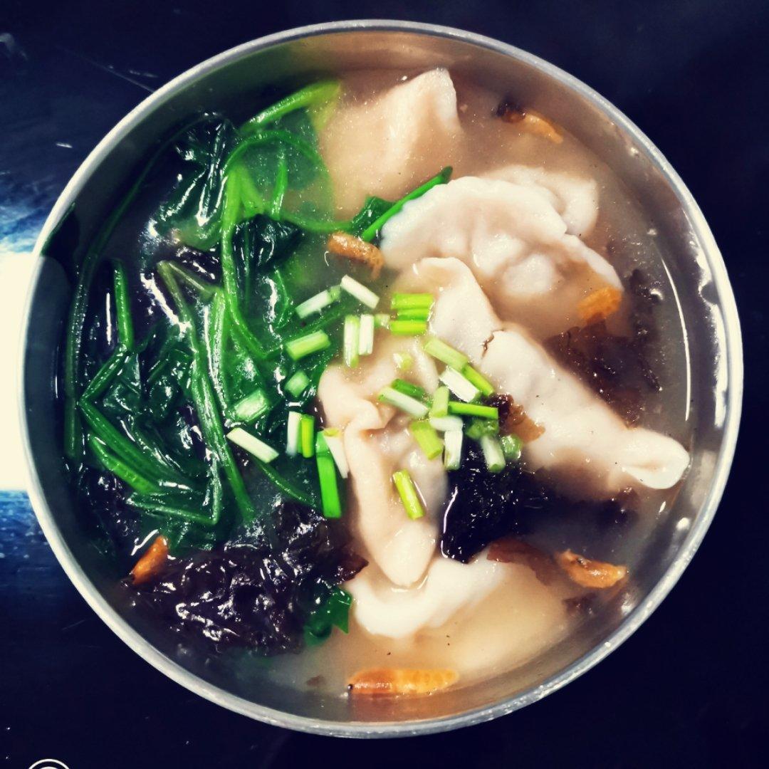 酸汤水饺（在于汤料）