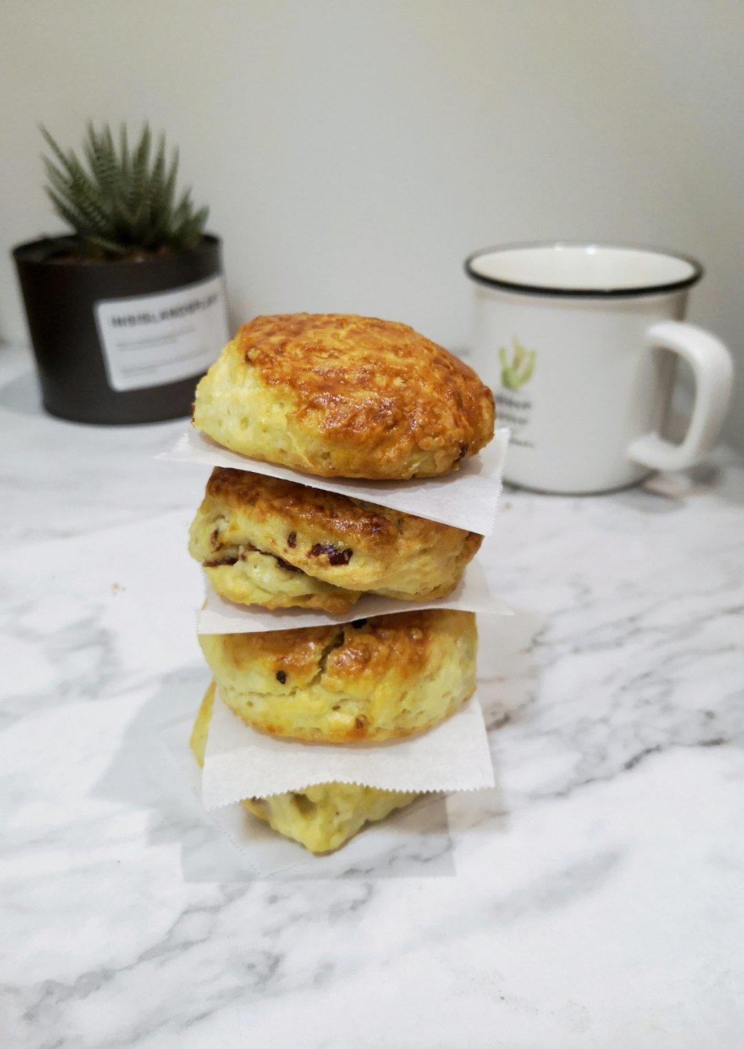 【视频】3分钟 奶油司康Scone(可能是世界上最快手的司康) 消耗淡奶油～