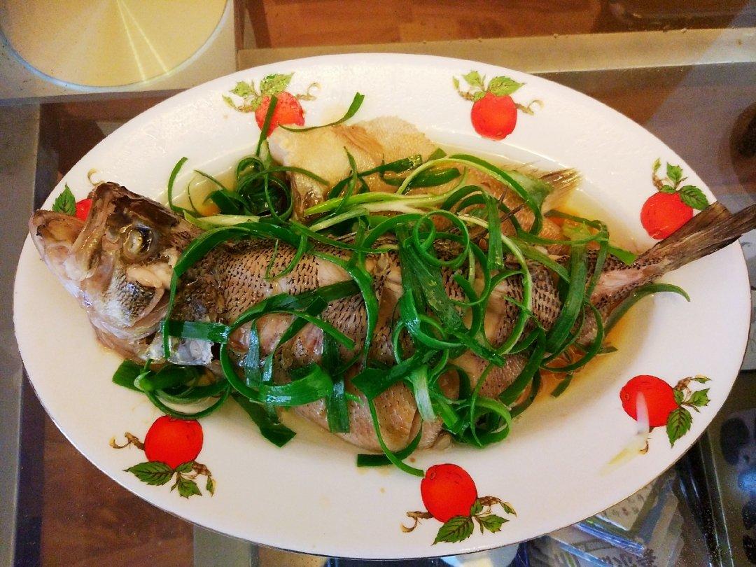 蒸鲈鱼