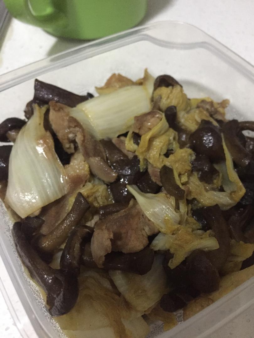 白菜炒滑子蘑