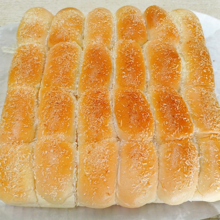 超软淡奶油小面包（餐包），一次发酵柔软拉丝，消耗淡奶油，持久柔软隔天不变硬