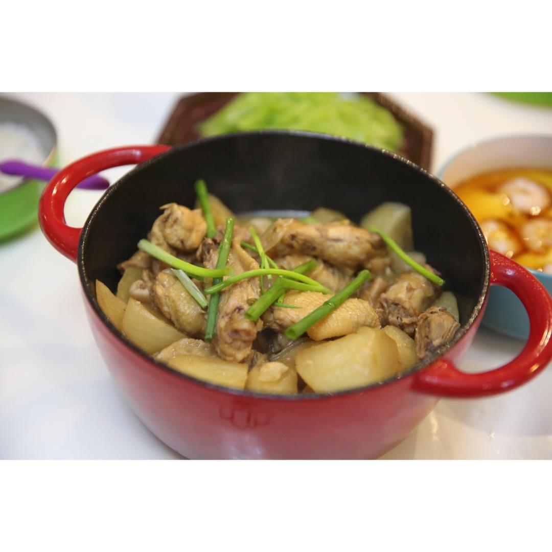 砂锅油豆腐鸡翅煲