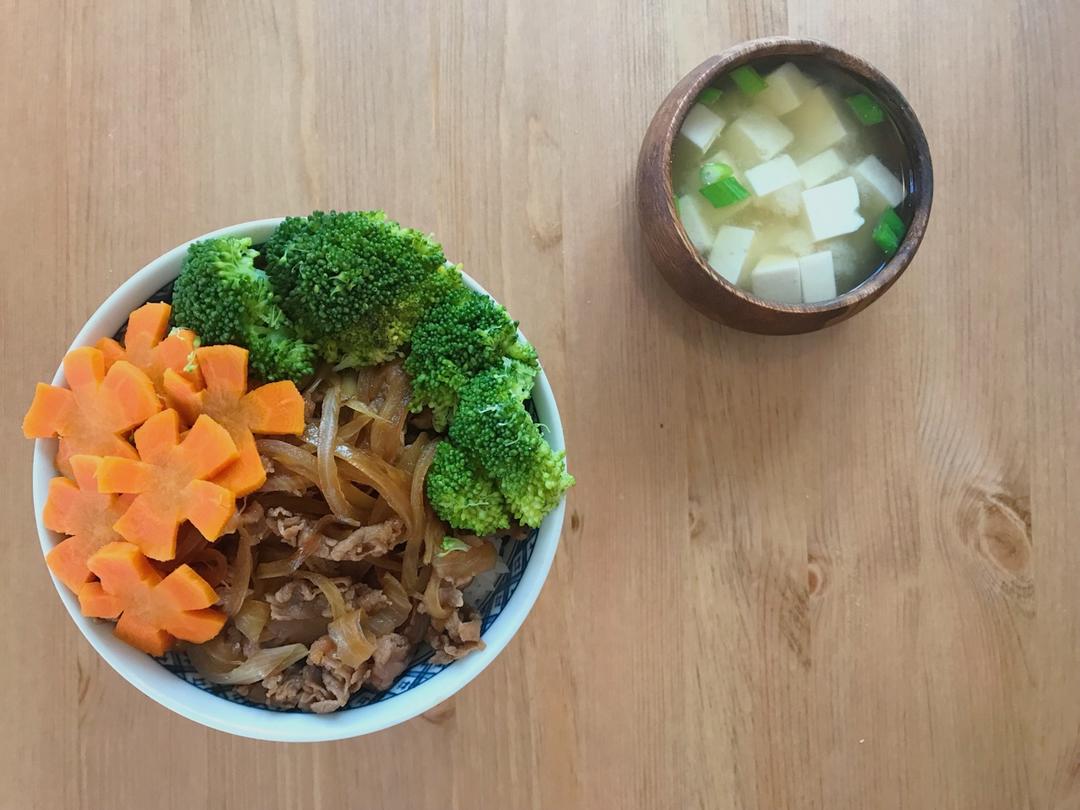 和风牛肉饭(吉野家牛肉饭)