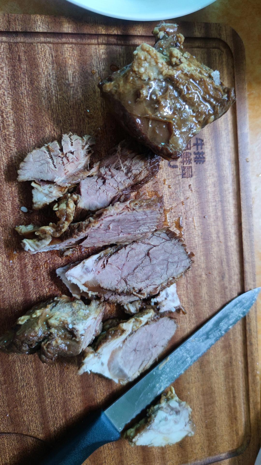 超简单的电饭煲版酱牛腱子