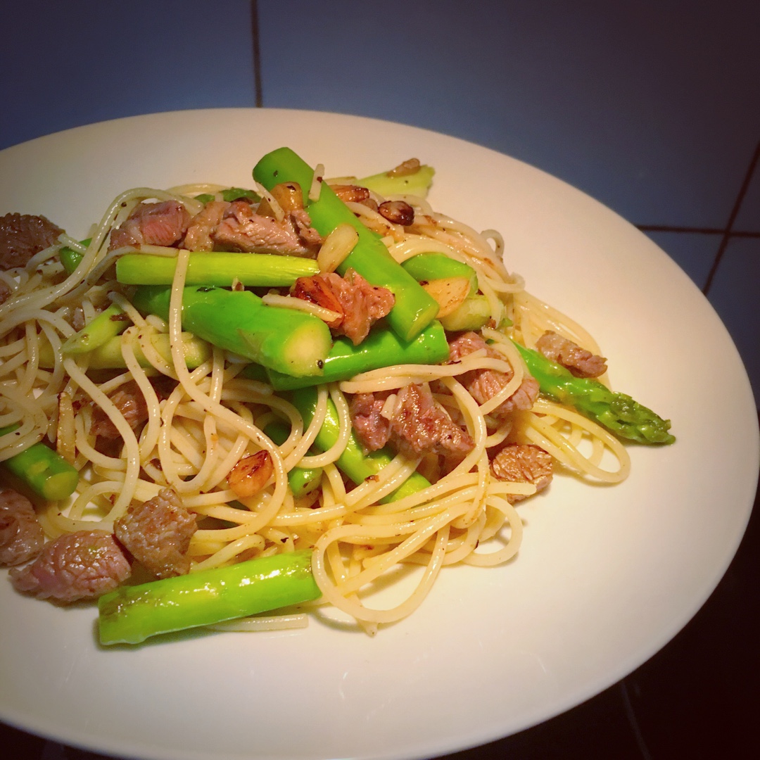 牛油果芦笋意面（Spaghetti with Avocado and Asparagus）