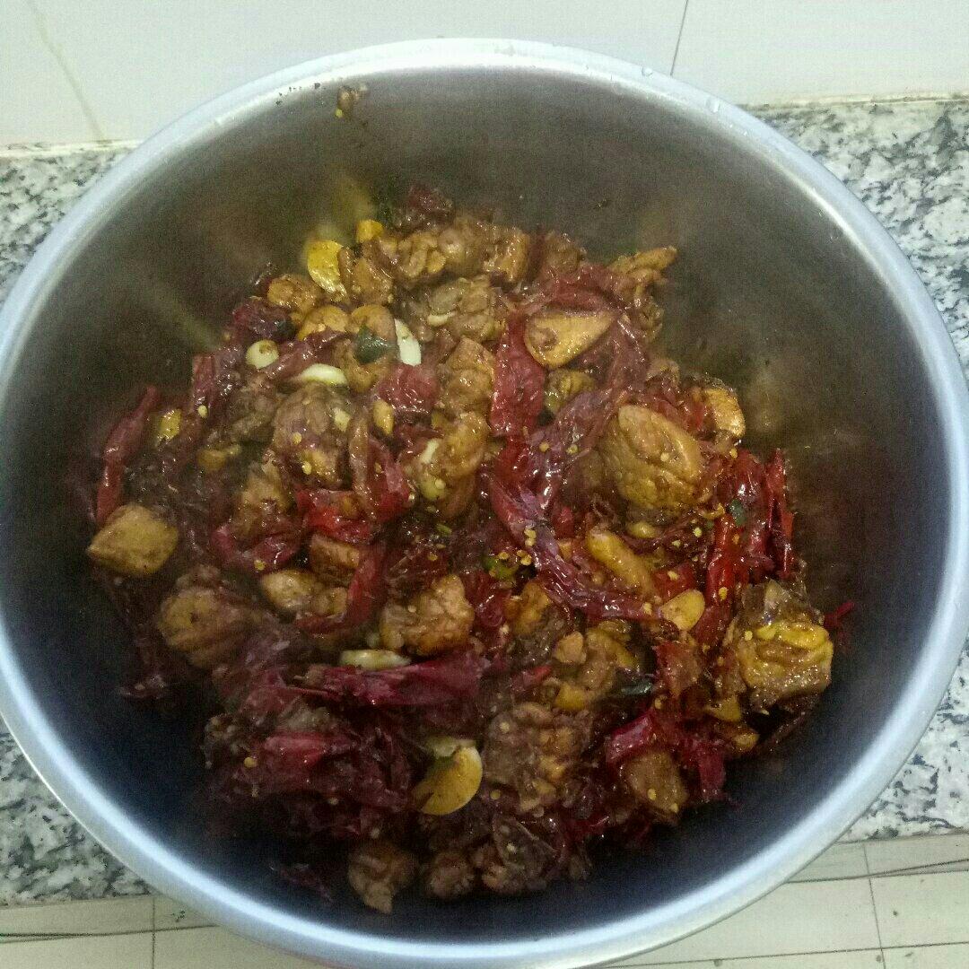 新疆正宗柴窝铺辣子鸡