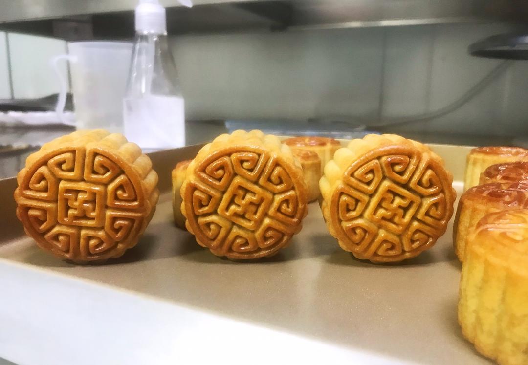 不用转化糖浆的广式月饼（不裂 不塌 不缩腰）