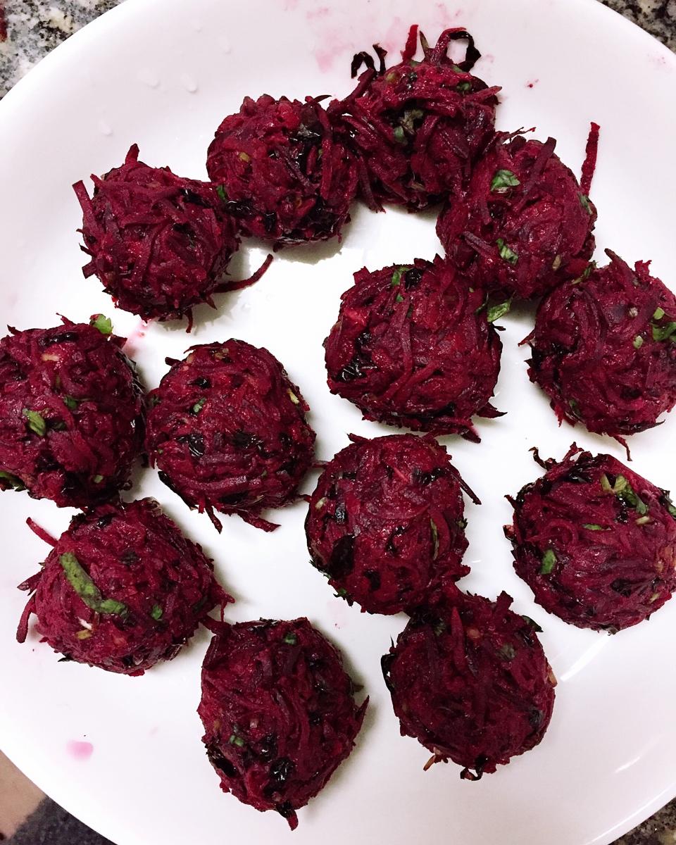 超级美味-甜菜根素丸子