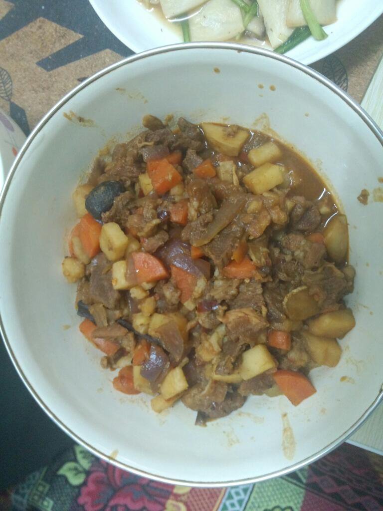 胡萝卜土豆烧牛腩