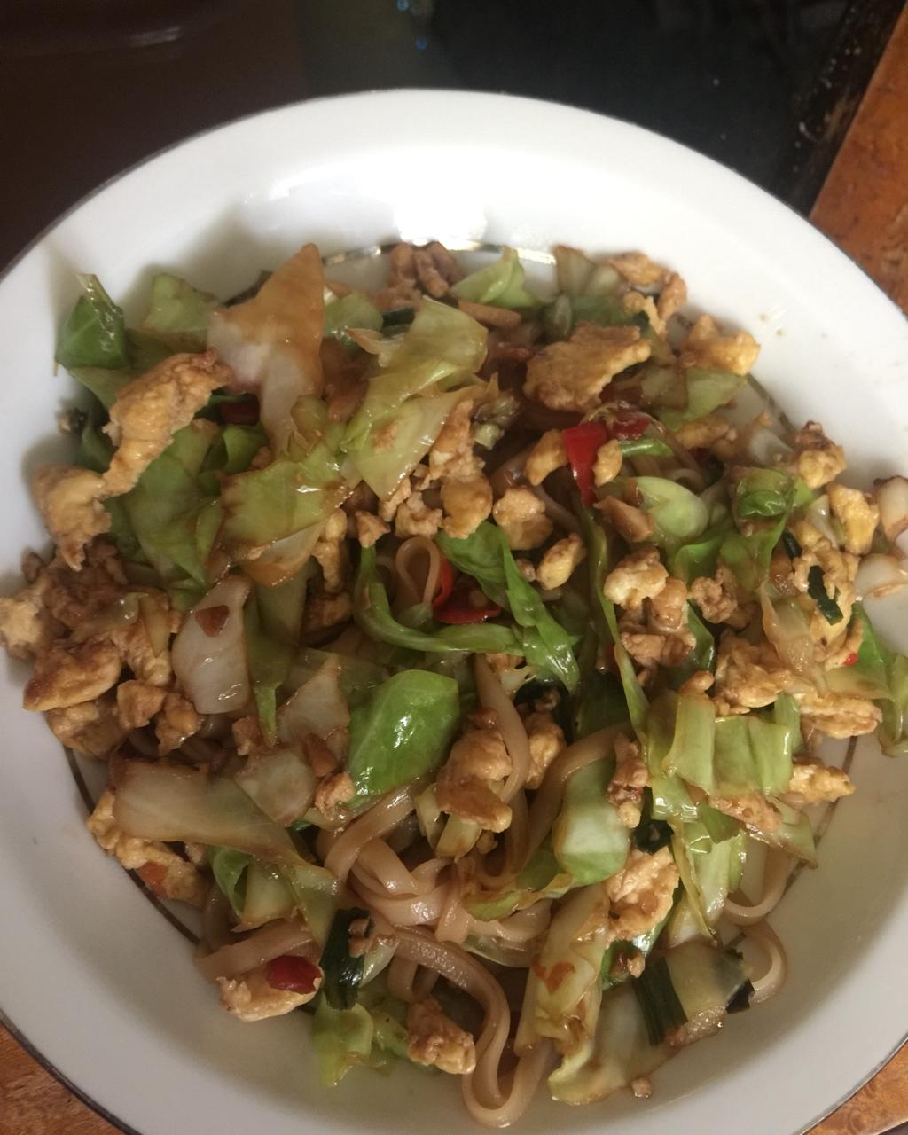 包菜粉丝炒鸡蛋