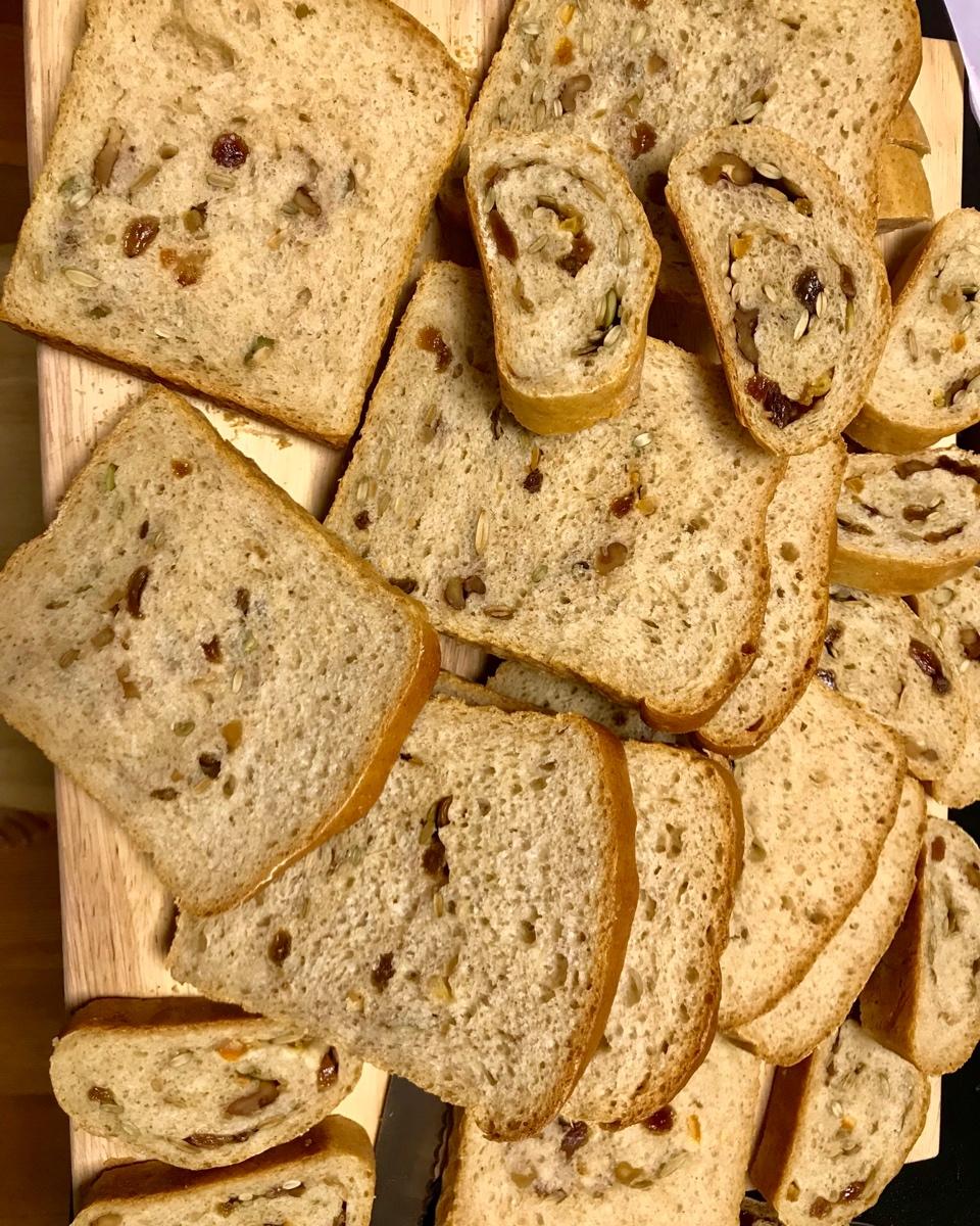 风靡代购店的新疆果仁大列巴