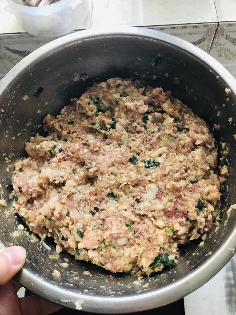 马蹄香菇猪肉饺子馅丸子馅