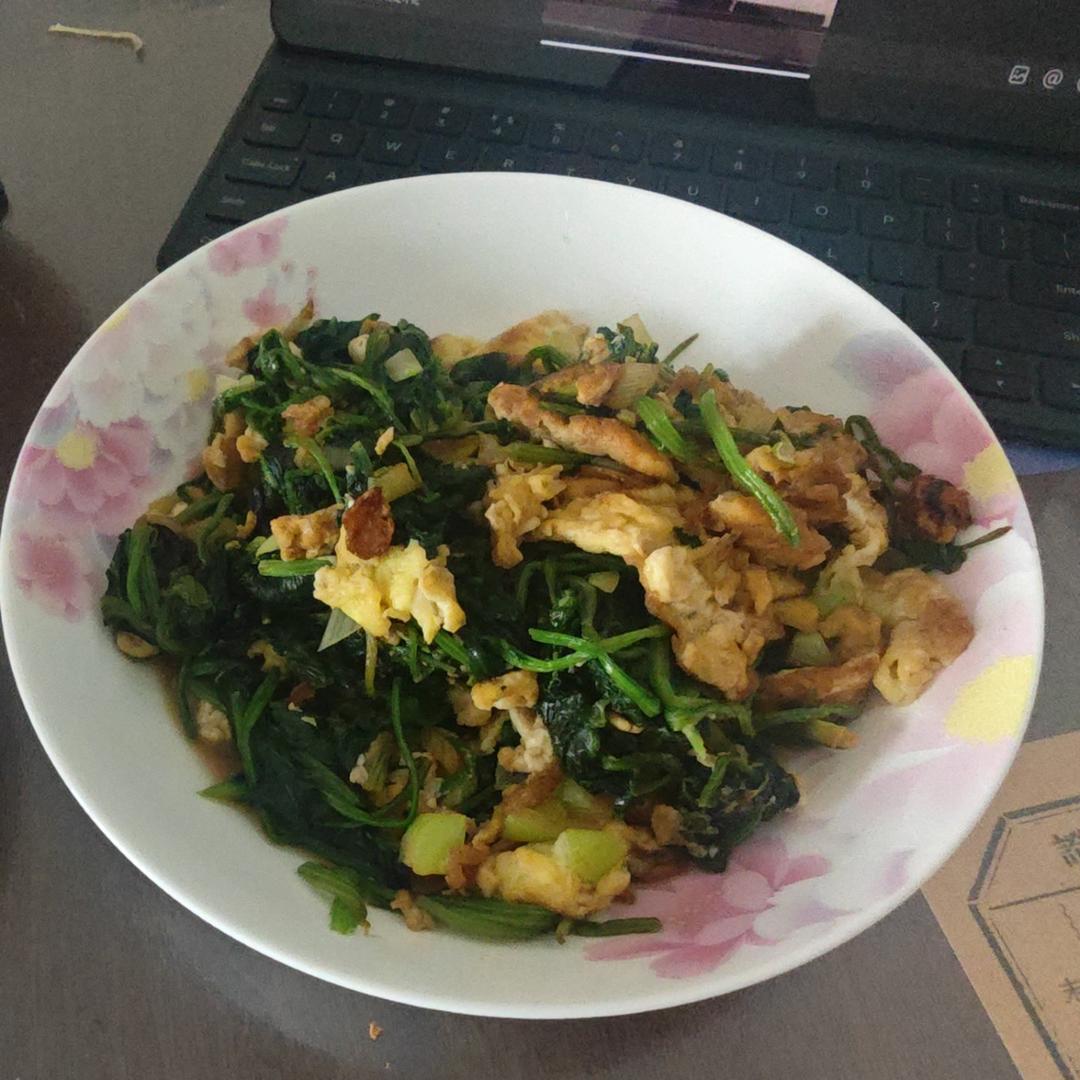菠菜炒鸡蛋