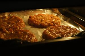 柔嫩多汁的肉肉吃法——芝士焗香菇肉饼的做法 步骤8