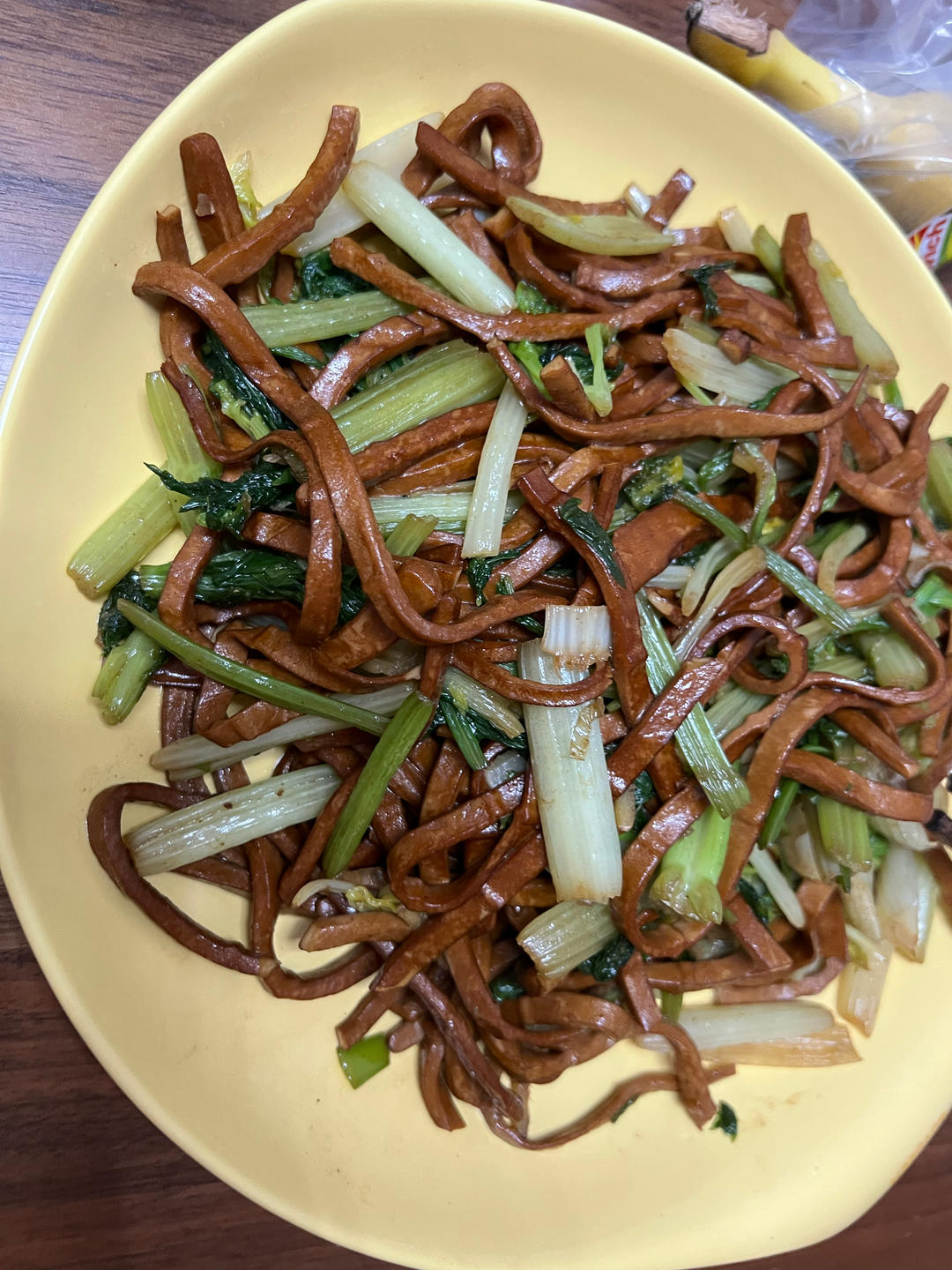午餐晚餐简单快手下饭菜芹菜炒香干