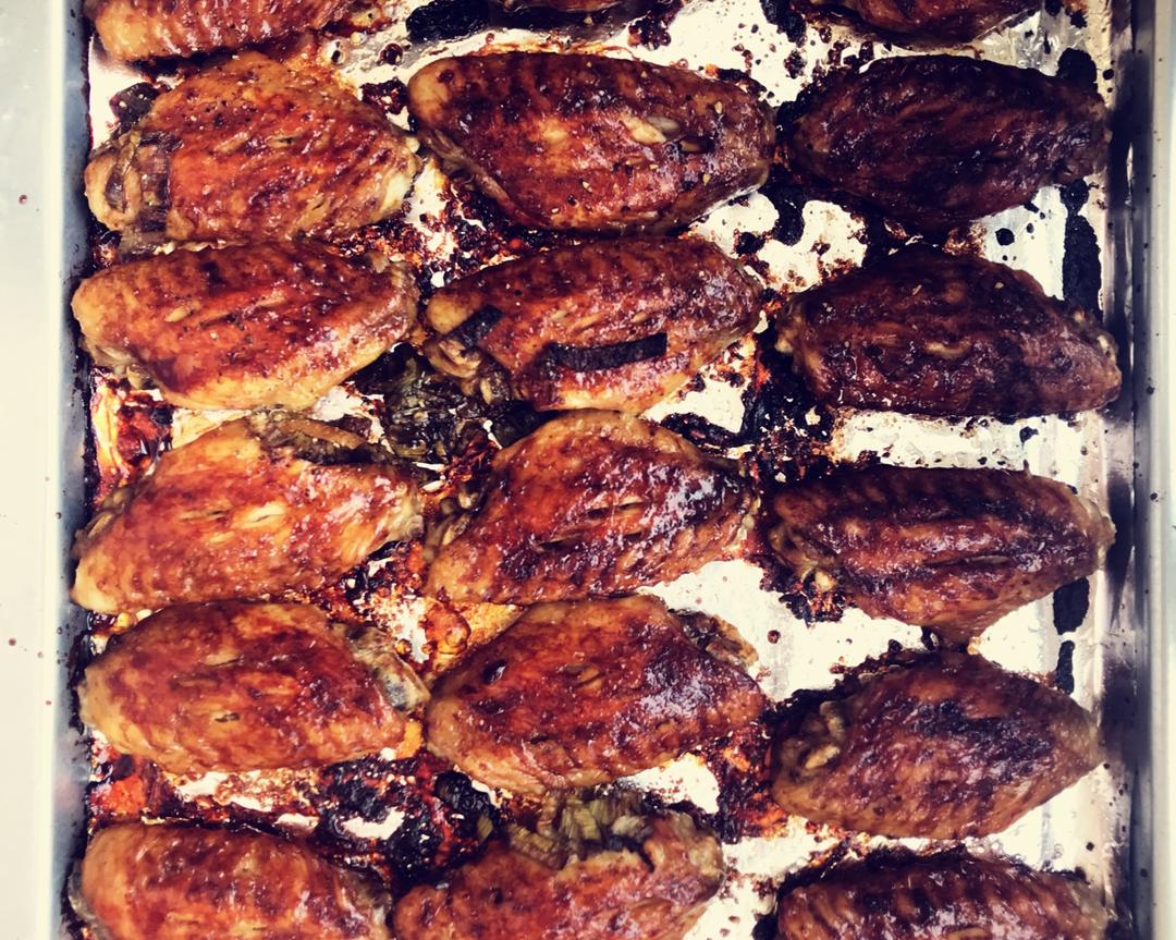 秘制酱汁烤鸡翅