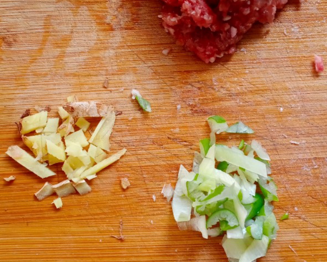 烂肉碗豆的做法 步骤1