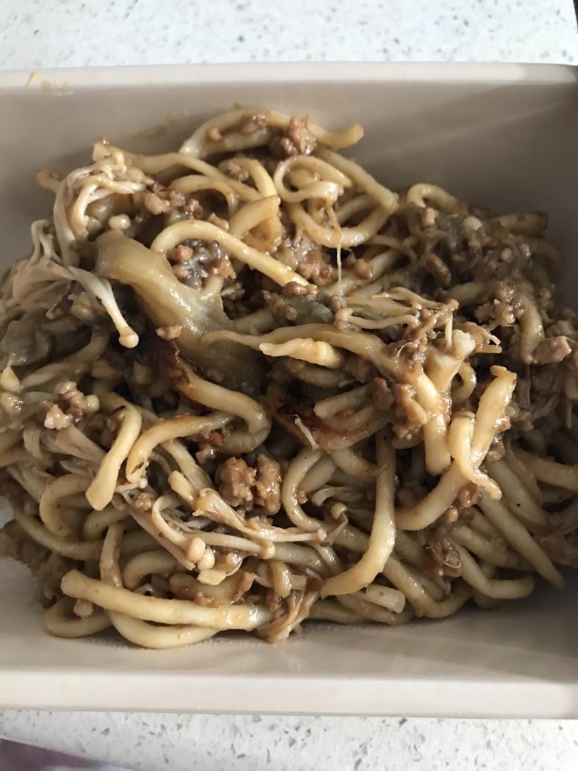 无敌好吃的【鱼香肉沫茄子焖面】，吃完舔盘🍜