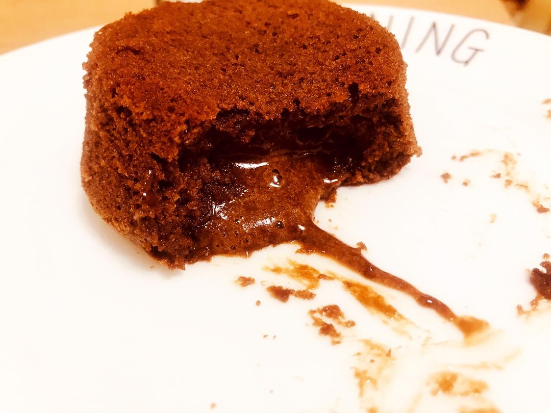 巧克力熔岩蛋糕(全图文超简单)