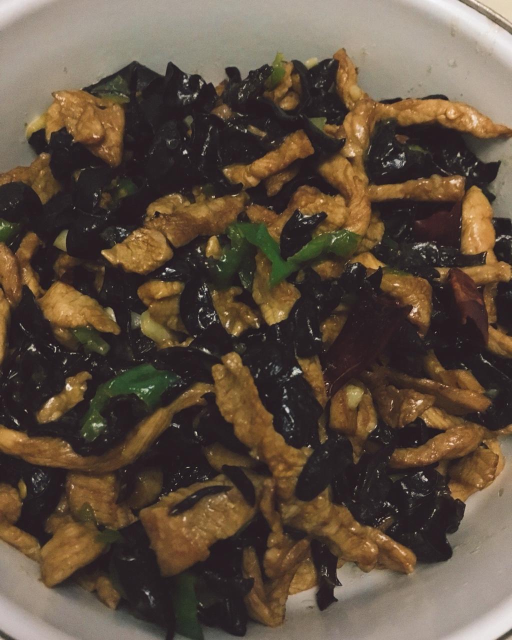 超下饭的木耳炒肉