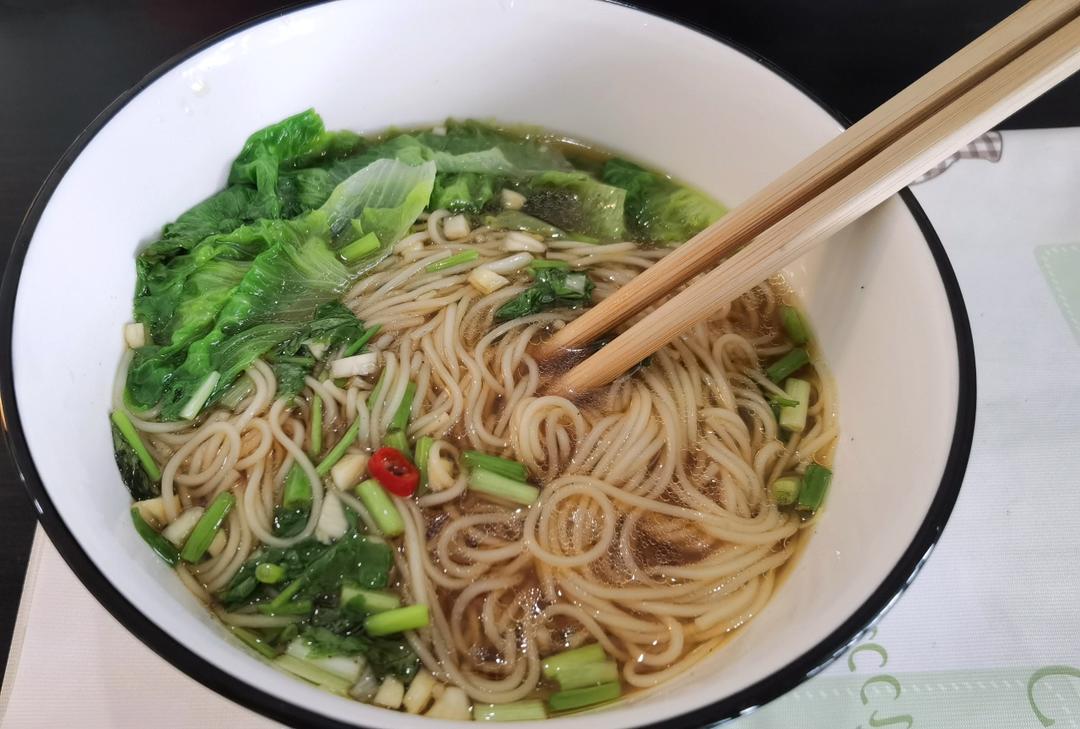 一碗热汤面