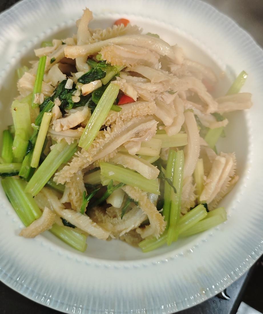 芹菜炒毛肚