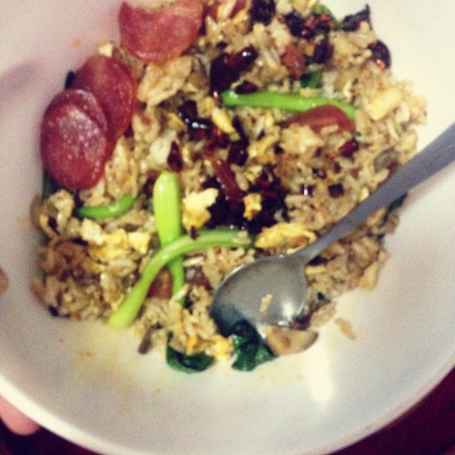 腊肉香肠煲仔饭