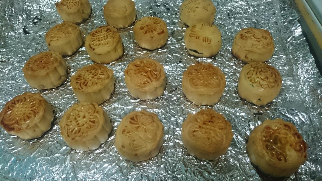 广式月饼—蛋黄莲蓉月饼
