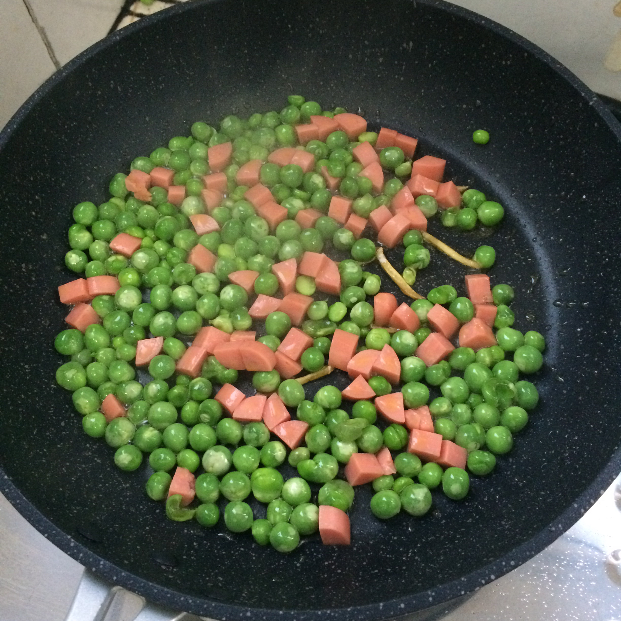 鸡油火腿豌豆米